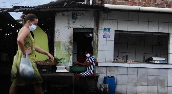 Movimenta&ccedil;&atilde;o em Prazeres, em Jaboat&atilde;o dos Guararapes, no Grande Recife, nesta quinta-feira (18)