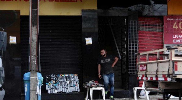 Movimenta&ccedil;&atilde;o em Prazeres, em Jaboat&atilde;o dos Guararapes, no Grande Recife, nesta quinta-feira (18)