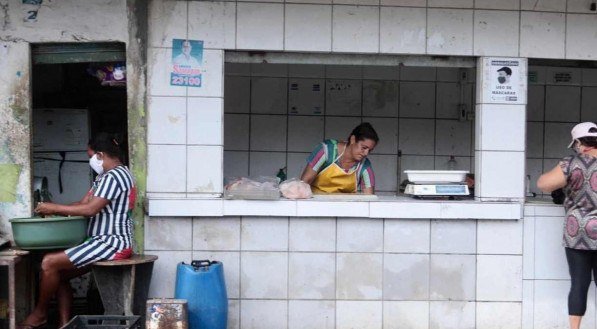 Movimenta&ccedil;&atilde;o em Prazeres, em Jaboat&atilde;o dos Guararapes, no Grande Recife, nesta quinta-feira (18)