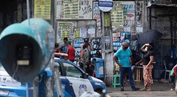 Movimenta&ccedil;&atilde;o em Prazeres, em Jaboat&atilde;o dos Guararapes, no Grande Recife, nesta quinta-feira (18)