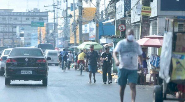 Movimenta&ccedil;&atilde;o em Prazeres, em Jaboat&atilde;o dos Guararapes, no Grande Recife, nesta quinta-feira (18)