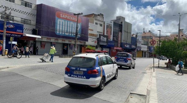 Movimenta&ccedil;&atilde;o em Caruaru, no Agreste, no in&iacute;cio da manh&atilde; desta quinta-feira (18)