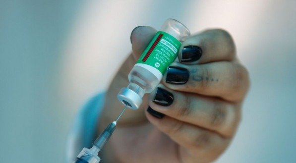 Covid-19: Saúde refaz cronograma e prevê 9 milhões de vacinas a menos em abril