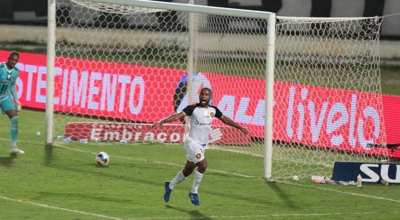 Tor&oacute; fez o gol da vit&oacute;ria do Sport contra o Santa Cruz