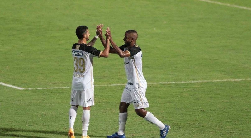 Tor&oacute; marcou o segundo gol dele pelo Sport no cl&aacute;ssico