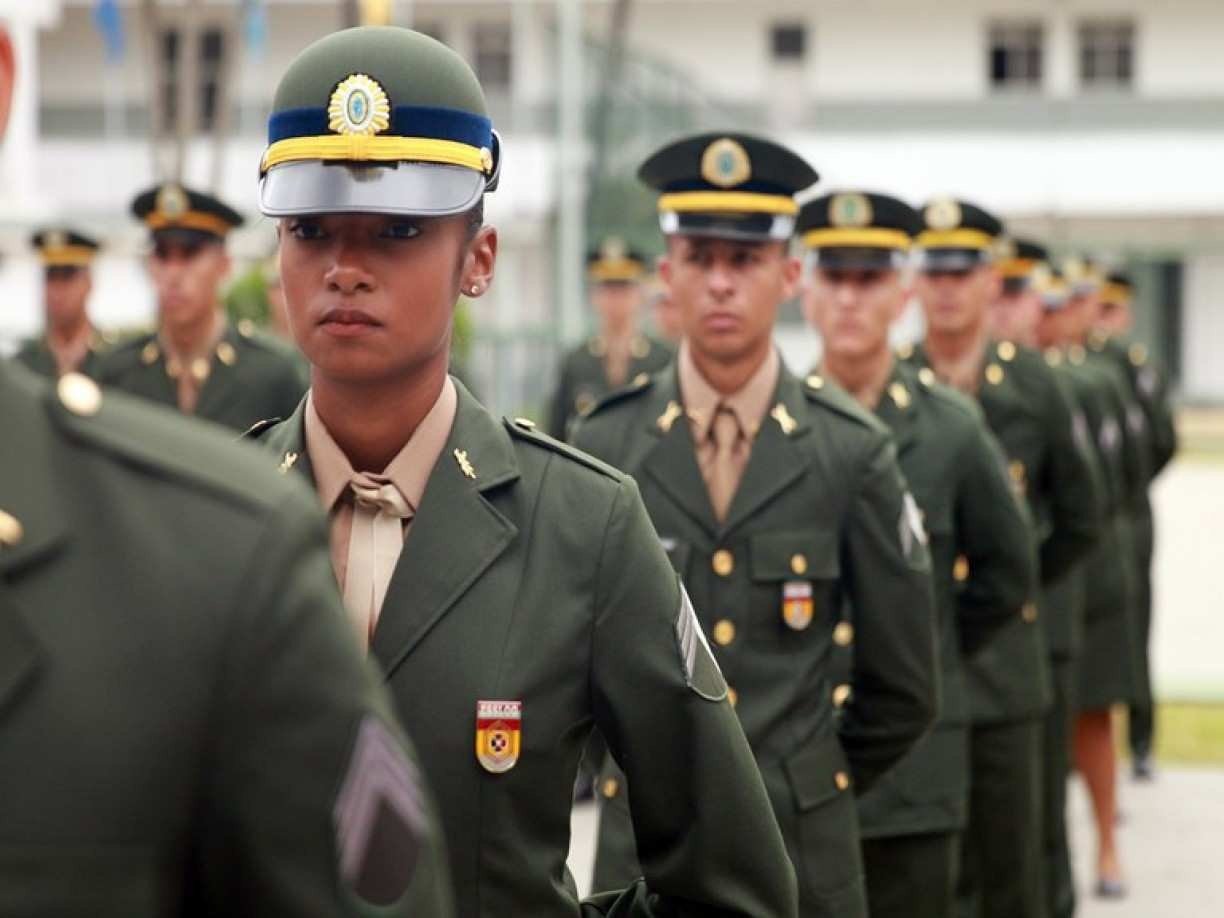 Exército Brasileiro - Entre em ação! Seja um Sargento do Exército.  Inscrições abertas, acesse: www.esa.ensino.eb.br