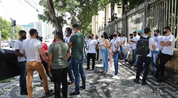 Protesto de aprovados em concurso da Pol&iacute;cia Militar de Pernambuco (PMPE)