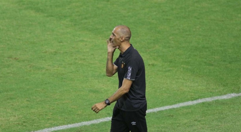 C&eacute;sar Lucena comando o Sport de forma interina diante do Bahia pela Copa do Nordeste