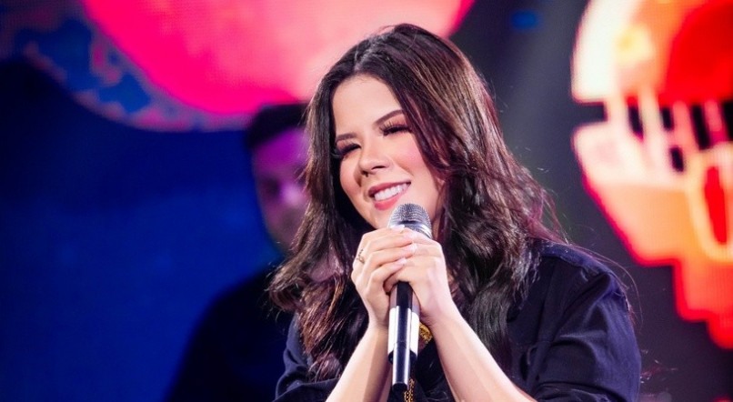 Sucesso com o hit 'Romance Desapegado', a cantora Japinha Conde faz sucesso nas plataformas digitais