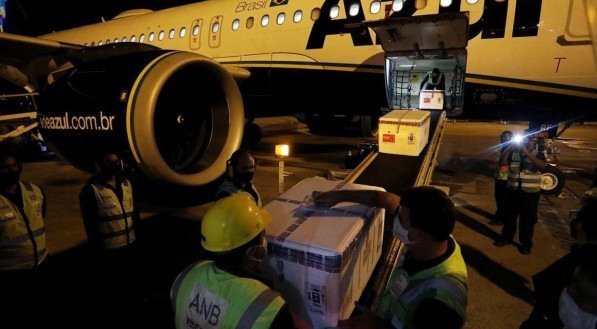 Novo lote permitir&aacute; a primeira imuniza&ccedil;&atilde;o de idosos a partir de 60 anos de idade e trabalhadores das for&ccedil;as de seguran&ccedil;a e salvamento 