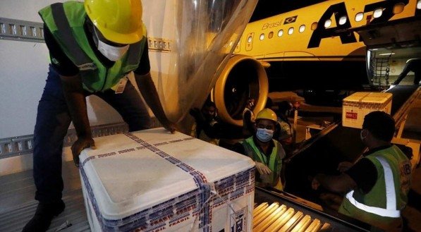 Novo lote permitir&aacute; a primeira imuniza&ccedil;&atilde;o de idosos a partir de 60 anos de idade e trabalhadores das for&ccedil;as de seguran&ccedil;a e salvamento 