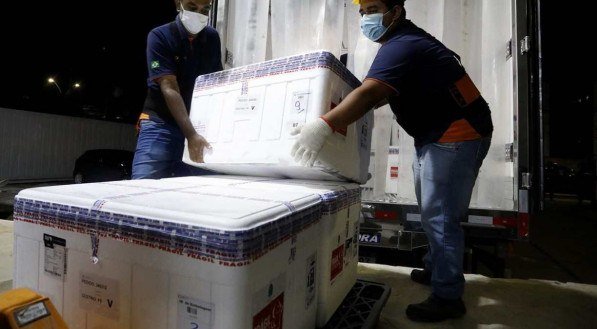 Novo lote permitir&aacute; a primeira imuniza&ccedil;&atilde;o de idosos a partir de 60 anos de idade e trabalhadores das for&ccedil;as de seguran&ccedil;a e salvamento 