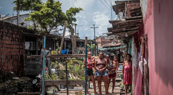 Comunidade Escorregou t&aacute; Dentro, em Afogados, Zona Oeste do Recife, sofre com a mis&eacute;ria