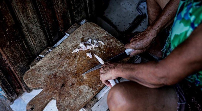 Familias passam fome durante pandemia, comunidade Escorregou ta Dentro