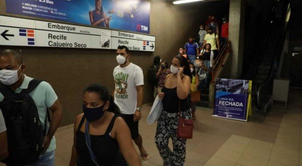 Passageiros da Linha Sul do metr&ocirc; na volta para casa