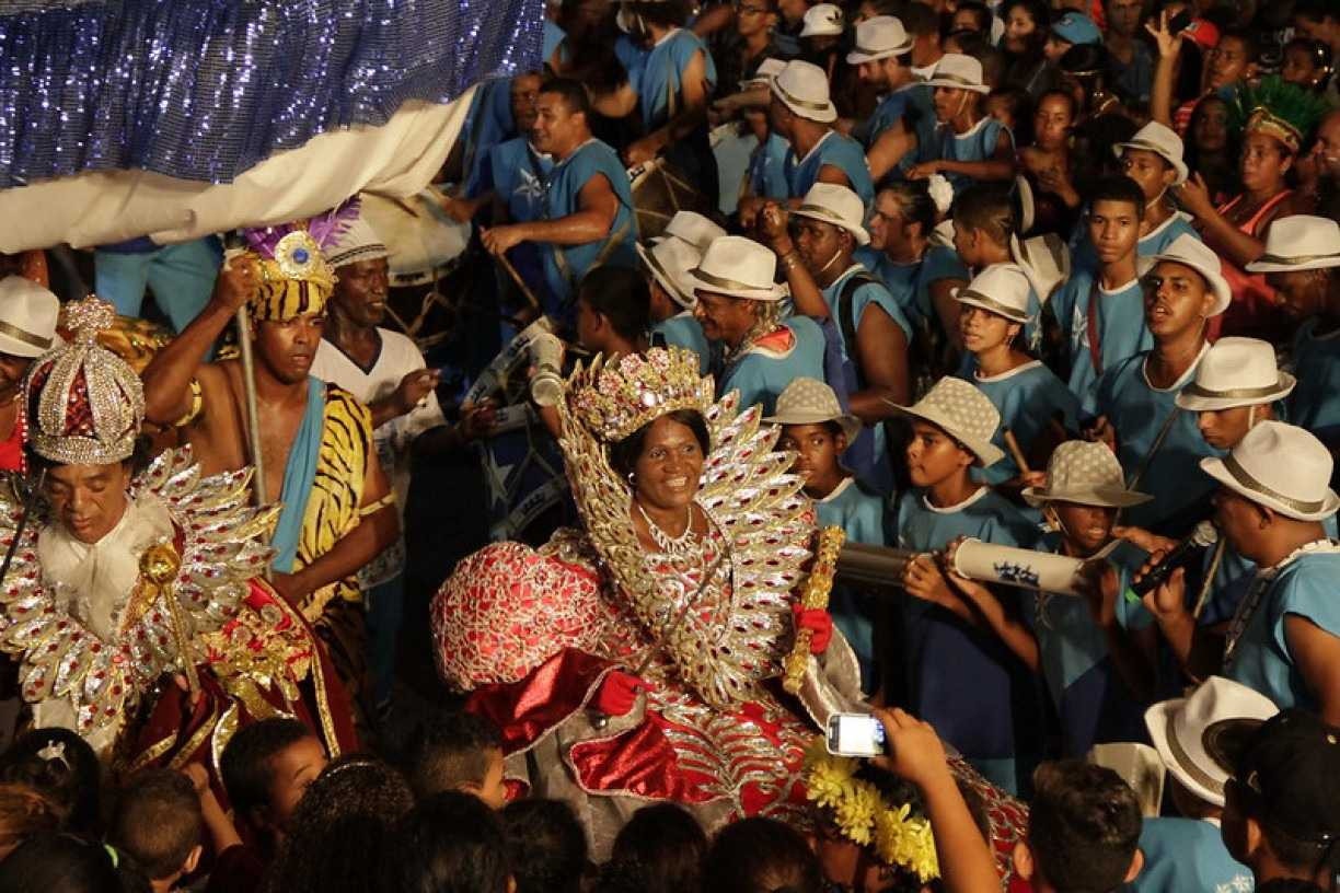 A tradição dos maracatus nação no Recife