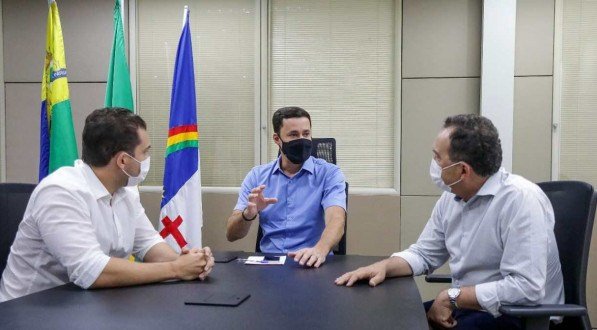 Cotado para disputar o Governo de Pernambuco, Anderson Ferreira ouve demanda de políticos do Agreste