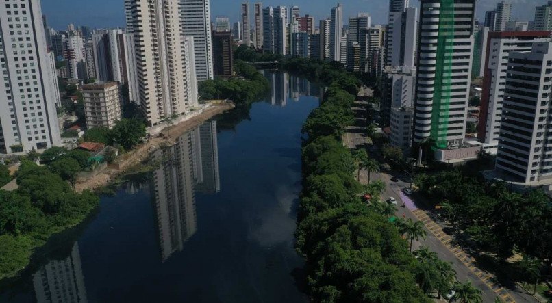 Rio Capibaribe contaria com esta&ccedil;&otilde;es fluviais que atenderiam 300 mil pessoas por m&ecirc;s, desafogando a mobilidade vi&aacute;ria do Recife