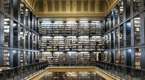 A Biblioteca Nacional no Rio de Janeiro &eacute; considerada a maior da Am&eacute;rica Latina. 