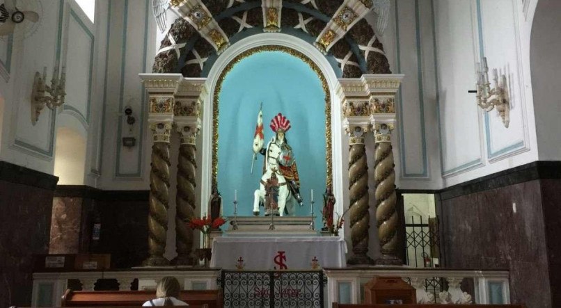 Imagem de S&atilde;o Jorge na igreja que leva o nome do santo, no Rio de Janeiro