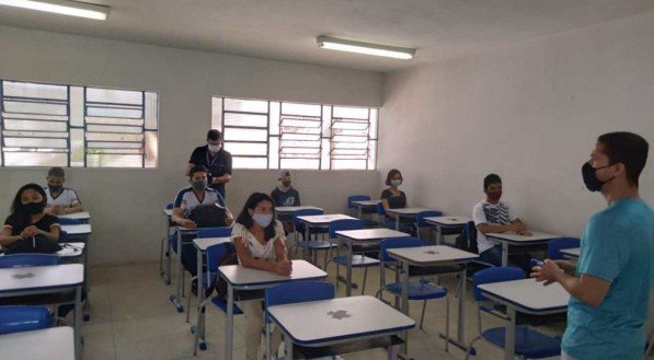 Volta &agrave;s aulas em Cupira, no Agreste