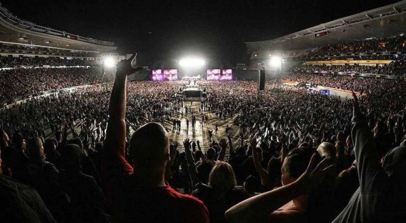 50 mil pessoas curtem show no Eden Park stadium, em Nova Zel&acirc;ndia.