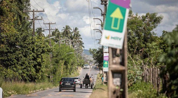 Estradas da regi&atilde;o metropolitana no Recife apresentam diversos problemas com falta de manuten&ccedil;&atilde;o. (ESTRADA DA CURCURANA)