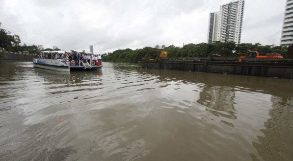  Viajar no sistema de transporte p&uacute;blico hidrovi&aacute;rio de S&atilde;o Paulo &eacute; pensar o que poderia ter sido o projeto de navegabilidade do Rio Capibaribe, o Rios da Gente, no Recife