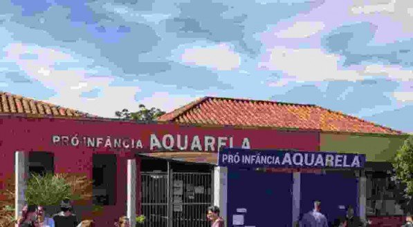 AQUARELA Professoras se trancaram em salas de aula para salvar outras crian&ccedil;as que estudavam no local