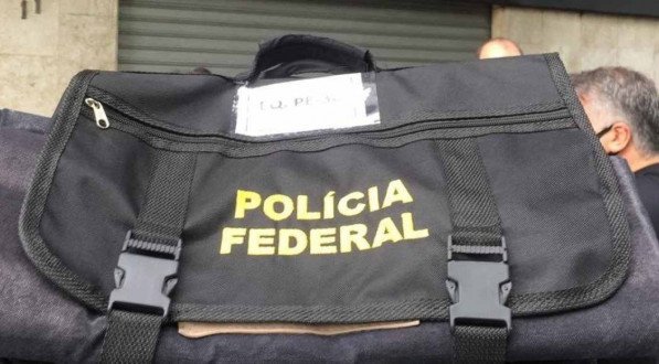 Agentes da PF e funcion&aacute;rios da Receita Federal est&atilde;o nas ruas do Recife