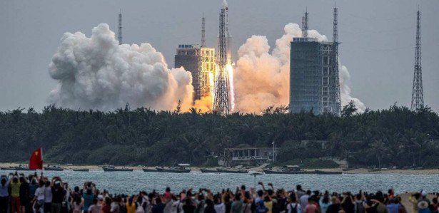 Calculations show that the Chinese missile could get out of control and may land in Brazil