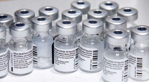 Sa&uacute;de distribui 1,12 milh&atilde;o de vacinas da Pfizer a partir desta segunda-feira