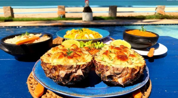 Os frutos do mar s&atilde;o a especialidade no Jo&atilde;o Restaurante, na praia de Maraca&iacute;pe