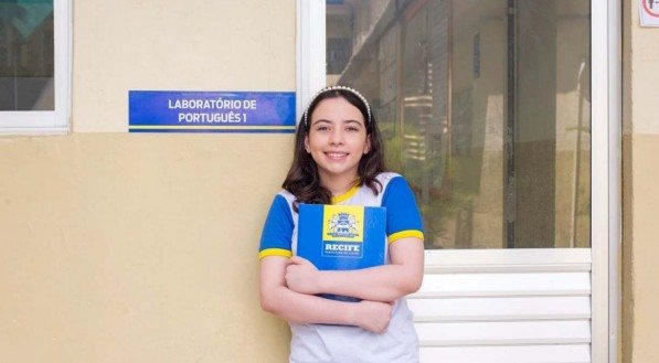 Estudante de Recife é uma das vencedoras de concurso de redação da Nasa