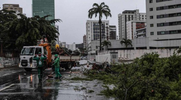 Fortes chuvas atingem toda regi&atilde;o metropolitana do Recife
BOA VIAGEM
