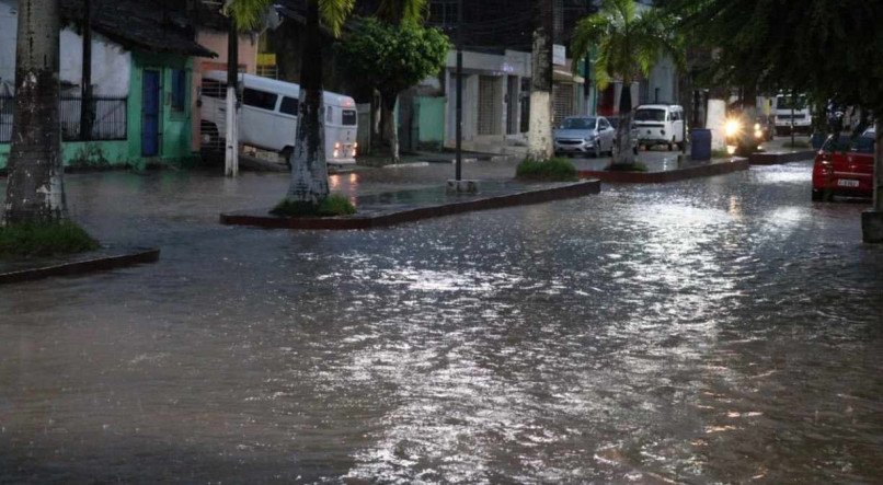 Previsão da Apac indica chuvas isoladas entre a madrugada e manhã desta quinta-feira () com intensidade até moderada na Mata Sul