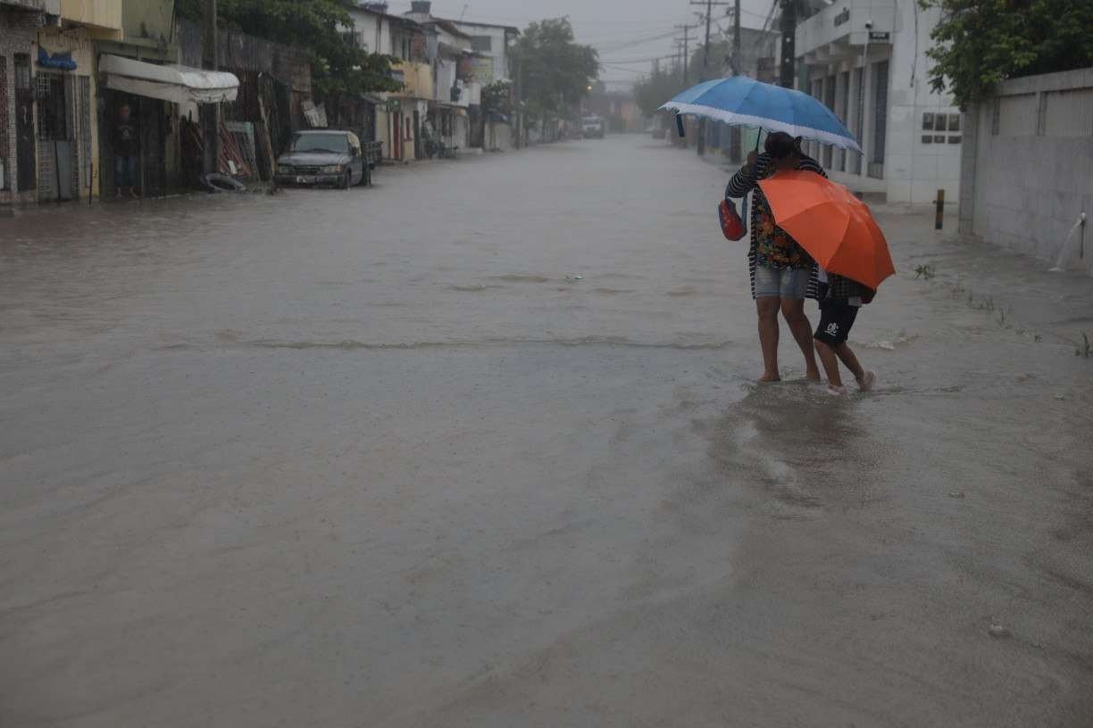 Entenda o fenômeno meteorológico que causou as fortes chuvas no Grande Recife nesta quinta (13)