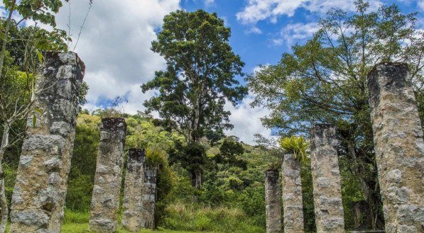 O abraço na natureza na Serra dos Cavalos em Caruaru