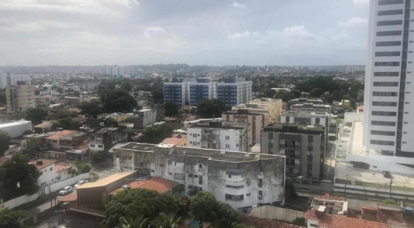 O c&eacute;u ficou parcialmente nublado na tarde desta sexta-feira (14) na Zona Norte do Recife