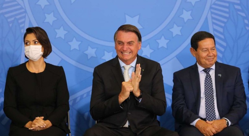 Presidente Jair Bolsonaro lan&ccedil;ar&aacute; tr&ecirc;s programas voltados para o p&uacute;blico feminino e cerim&ocirc;nia oficial acontece nesta ter&ccedil;a (8), no Pal&aacute;cio do Planalto