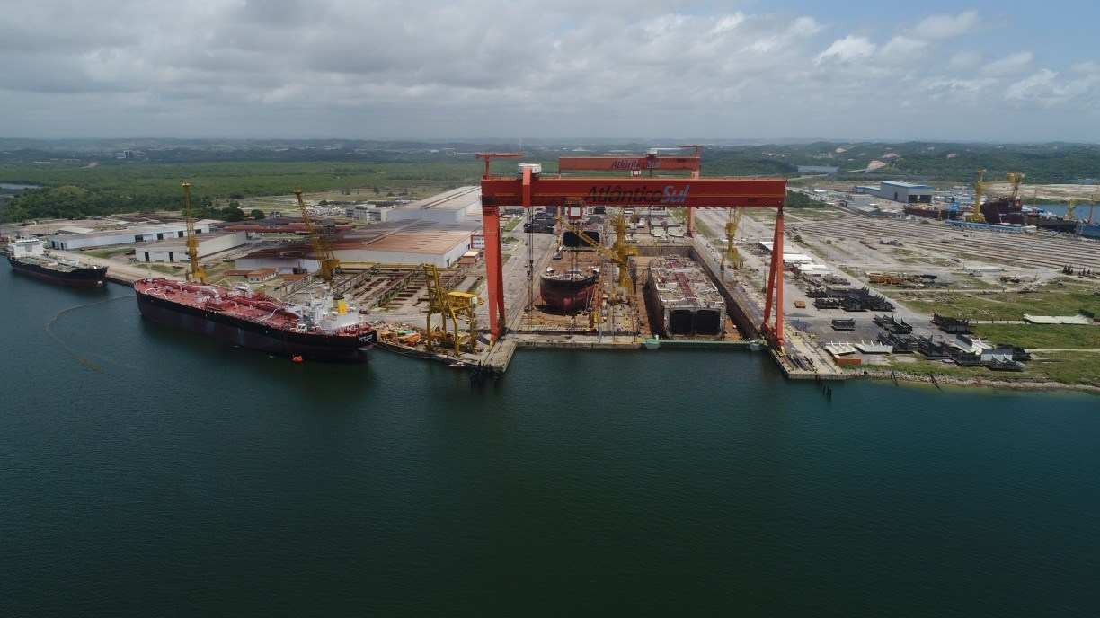 Empresas concorrente da gigante do transporte marítimo Maersk disputam área do Estaleiro Atlântico Sul em Suape