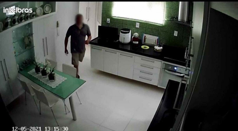 Os autores conseguiam entrar nos edifícios se passando por moradores e passavam a procurar por apartamentos vazios para praticarem o furto
