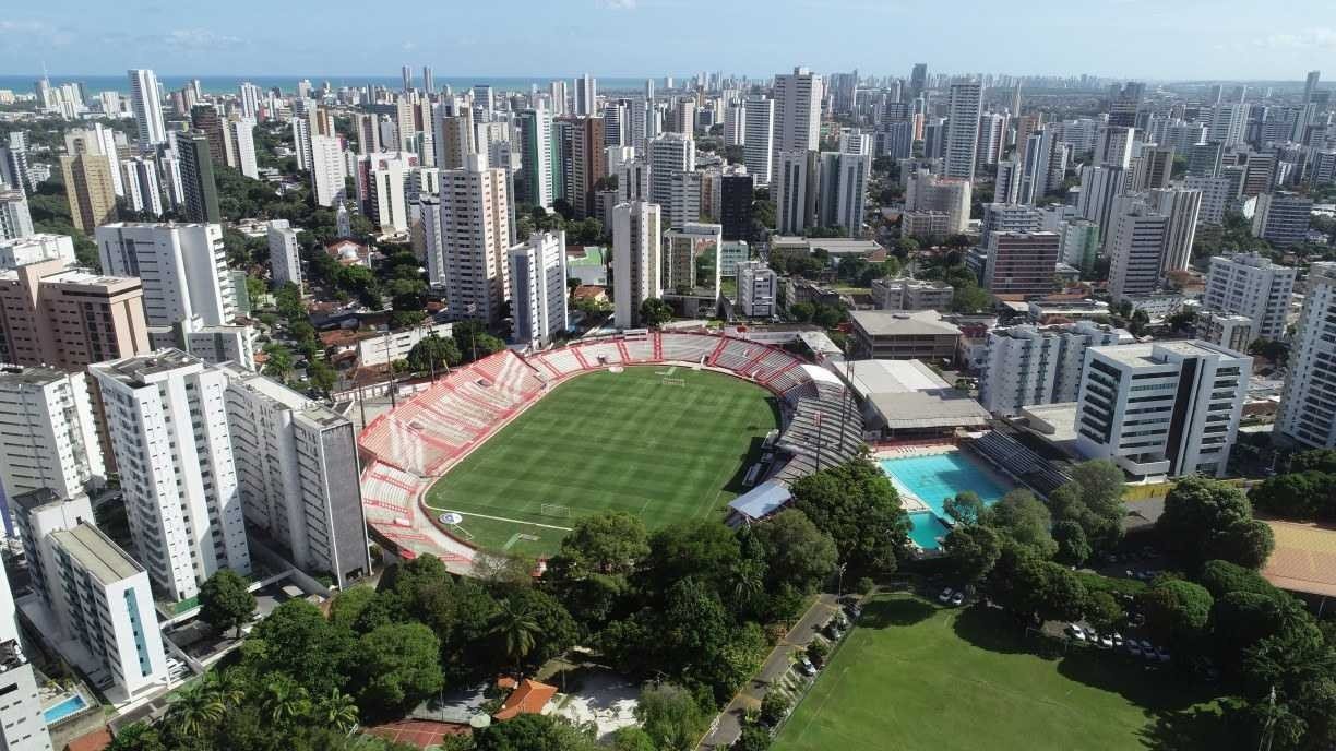 Gramado dos Aflitos, banco de reservas, elevadores, troféus do Hexa e outros bens do Náutico são penhorados pela Justiça