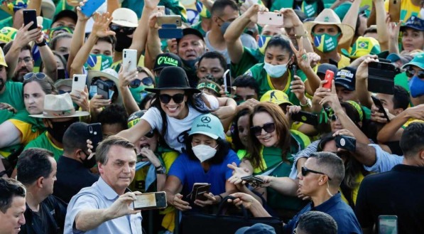 APOIADORES Bolsonaristas conseguiram apenas 192 mil assinaturas para criar o Alian&ccedil;a Pelo Brasil, menos de 40% do n&uacute;mero exigido pelo TSE