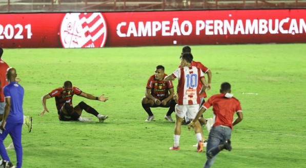 Lances do jogo de futebol Sport X N&aacute;utico, v&aacute;lido pela Final do Campeonato Pernambucano, no Est&aacute;dio dos Aflitos.