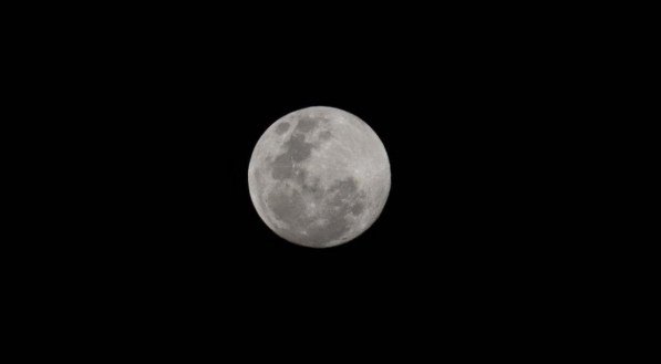Maior superlua do ano e eclipse lunar acontecem  nesta quarta; saiba os detalhes