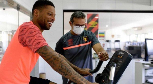 ALEGRE Andr&eacute; j&aacute; trabalha no Centro de Treinamento do Sport, aprimorando a parte f&iacute;sica para estrear 