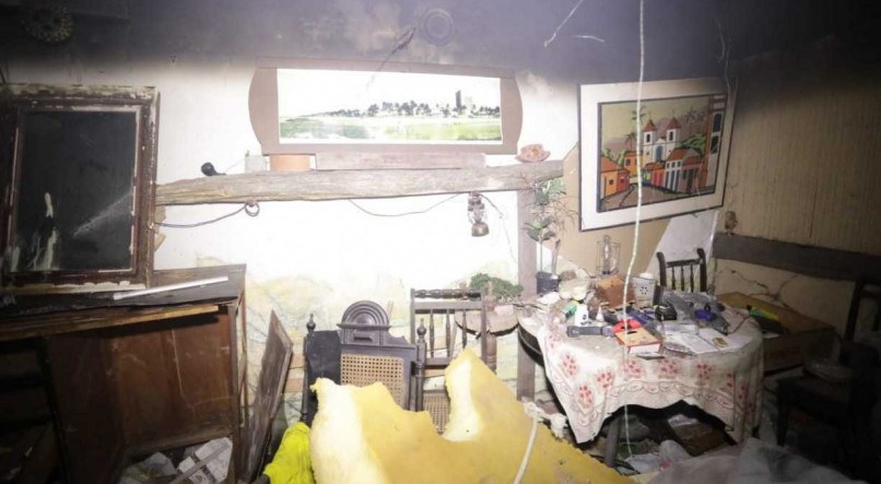 Inc&ecirc;ndio destruiu casa em Boa Viagem