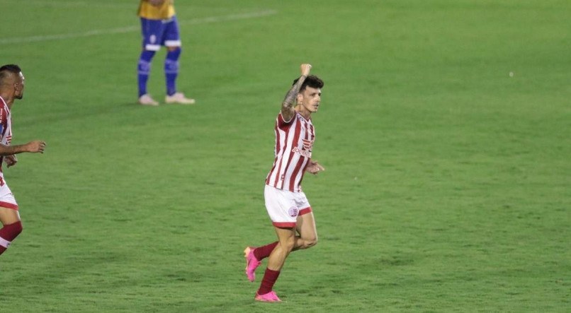 Jean Carlos j&aacute; marcou sete gols para o N&aacute;utico na Segundona. 