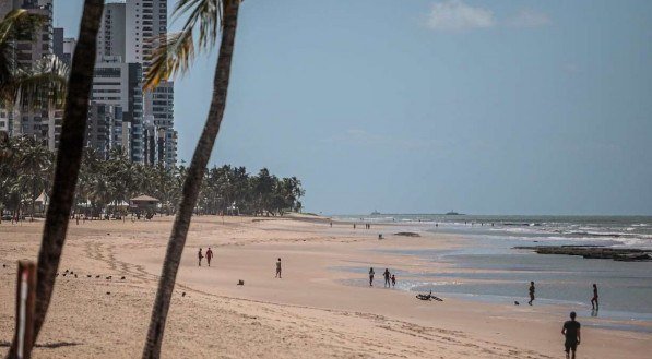 Entre segunda e sexta, praias est&atilde;o liberadas